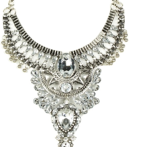 eye candy Jewelry - Silver Crystal Tribal Statement
Necklace